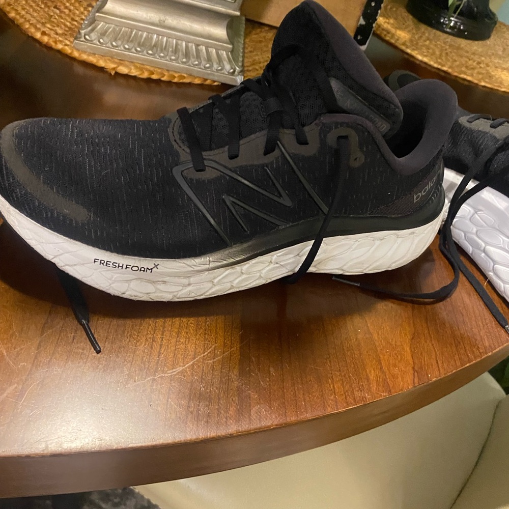 New Balance Men's Black Running Shoes fresh foam excellent condition